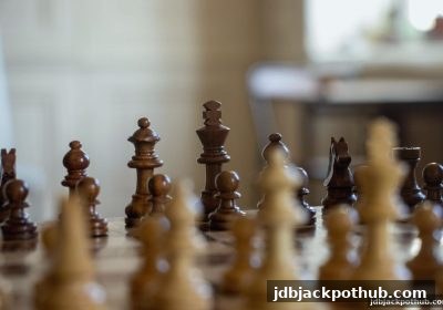 jdb电子超级大奖玩家必读：棋牌平台甄选与提款限额深度评测指南
